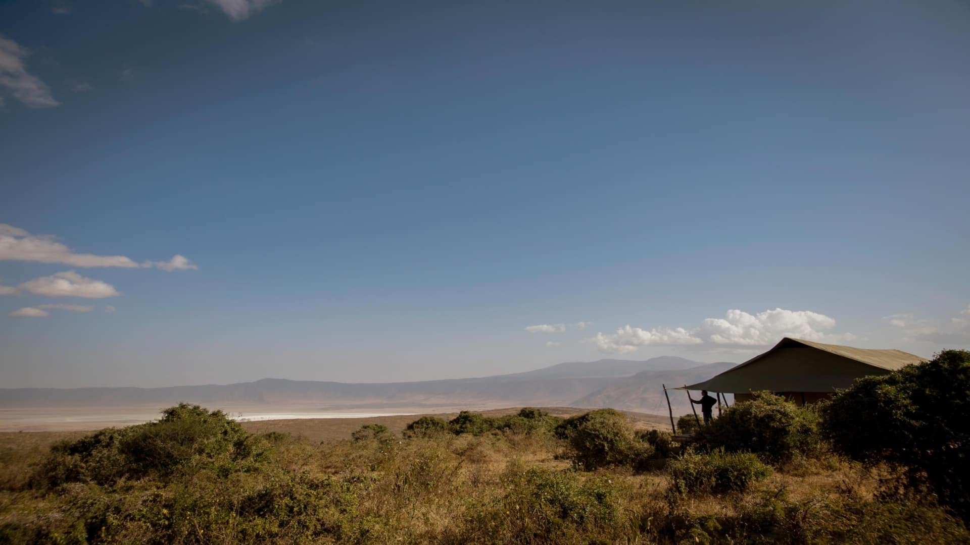 Aisanguyan Entamanu Ngorongoro Tent overlooking crater floor